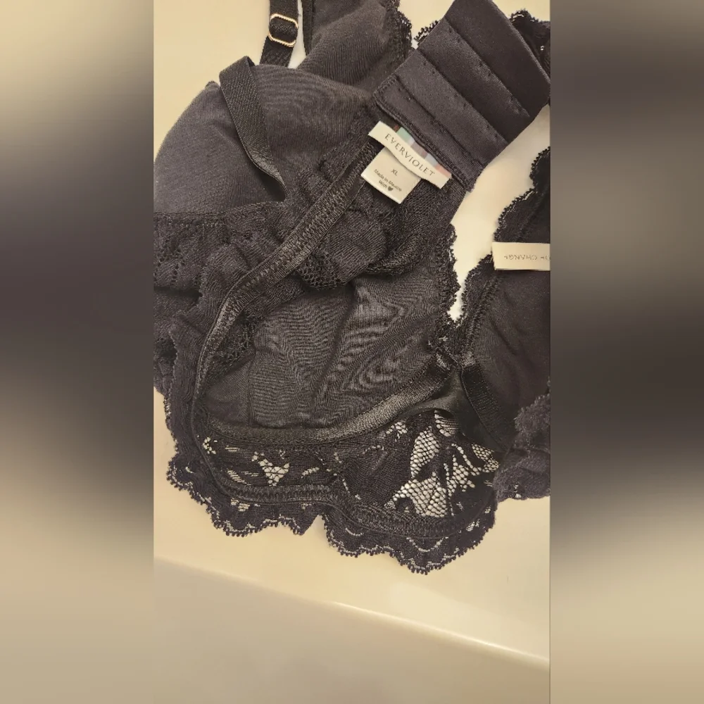 Everviolet Vela Pocketed Bra